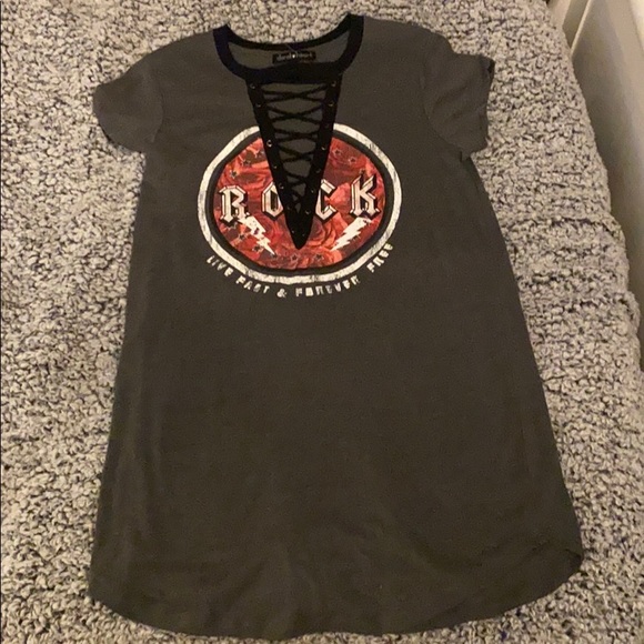 t-shirt dress - Picture 1 of 3